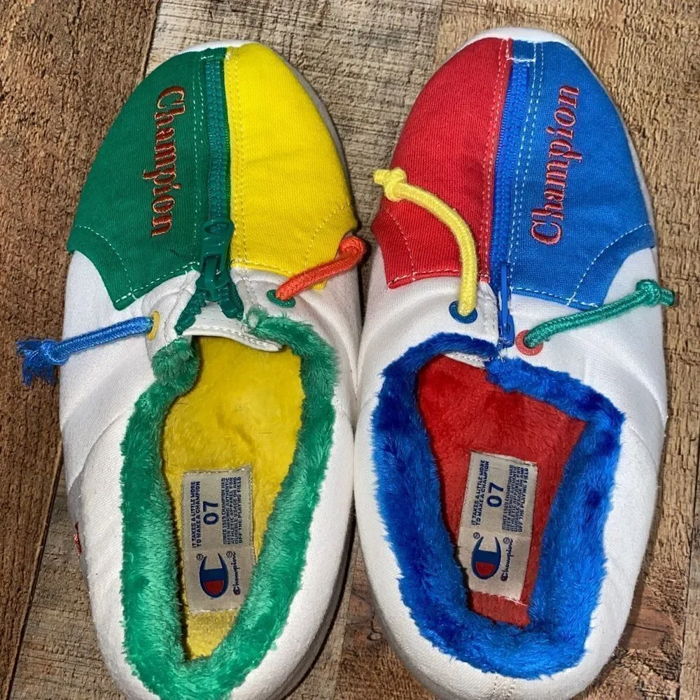 Champion University Zip Twisters Fleece Lined Casual Slipper youth 7 women’s 8.5